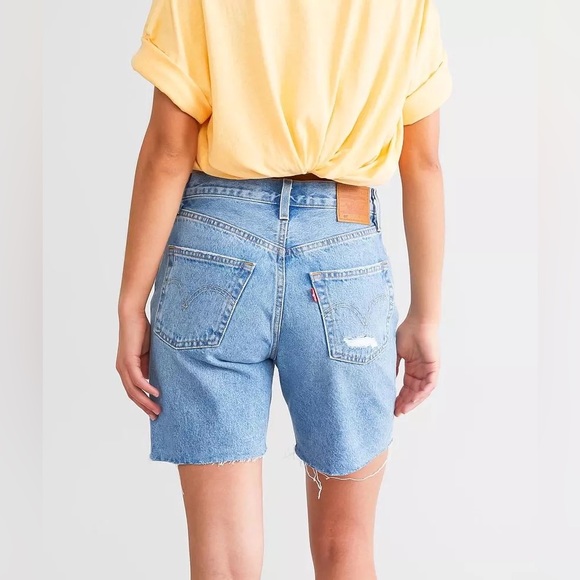 Levi’s Premium 90’s Loose Fit Distressed Jean Shorts in Sketch Artist NEW - Picture 8 of 12